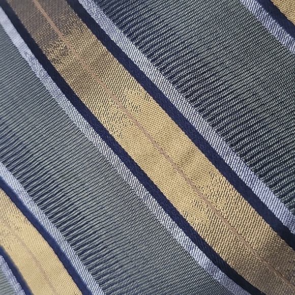 Kenneth Cole NY 100% Imported Silk Gold Gray Stripes Men's Tie - Picture 2 of 3